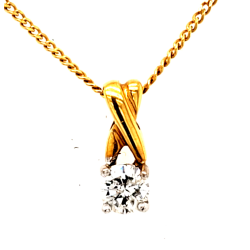 Pre Owned 18ct Diamond Pendant and Chain ZU468